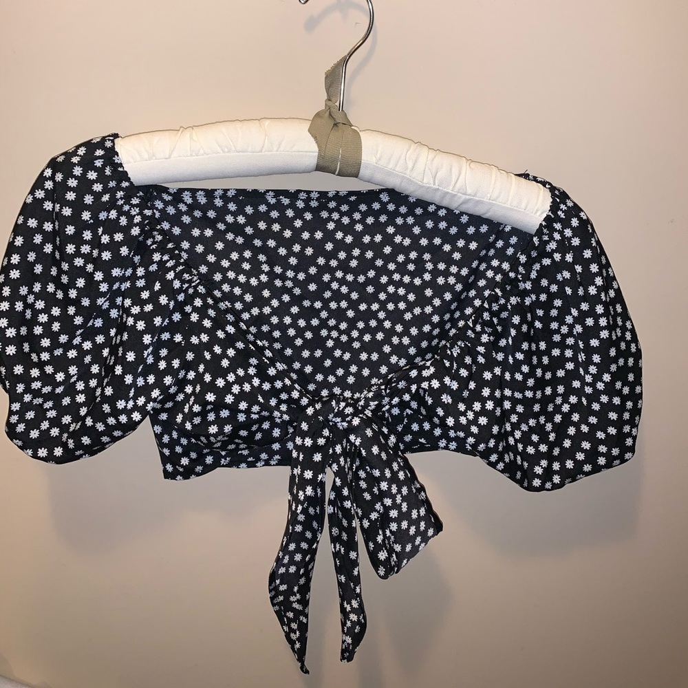 FRONT TIE CROP TOP